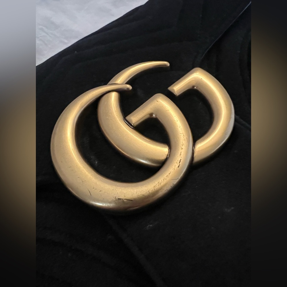 👑✅PRICE FIRM✅ Beautiful Black and Gold Fashion Velour Shoulder Bag - Picture 8 of 17